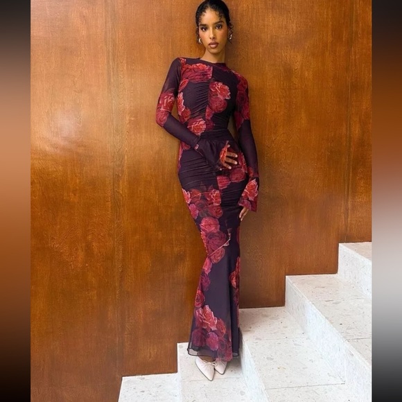 House of CB Dresses & Skirts - House Of CB Lanetta Ruched Bateau Long Sleeve Dress Romantic Floral M